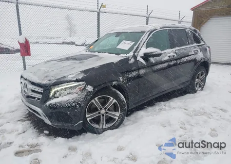 2017 Mercedes-Benz Glc 300 4Matic z USA, uszkodzony, nr VIN WDC0G4KB6HF140199